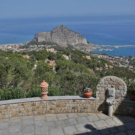 Mit Privatpool Fuer 6 Personen Ca 200 Qm In Cefalu, Sizilien Nordkueste Von Sizilien *