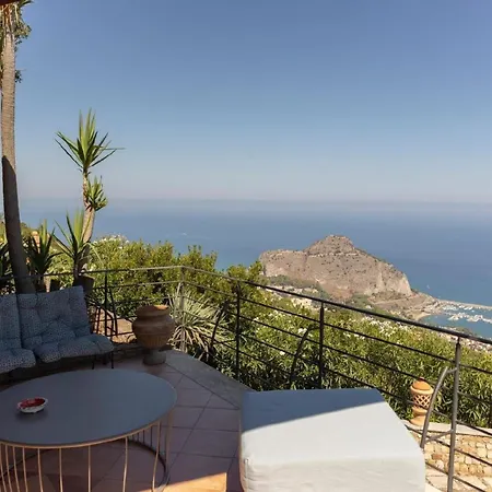 Mit Privatpool Fuer 6 Personen Ca 200 Qm In Cefalu, Sizilien Nordkueste Von Sizilien