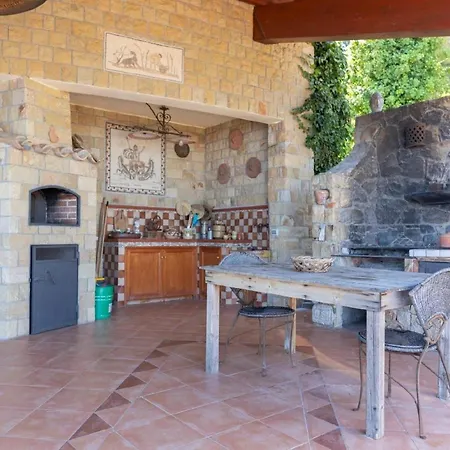 Mit Privatpool Fuer 6 Personen Ca 200 Qm In Cefalu, Sizilien Nordkueste Von Sizilien * تْشيفالو